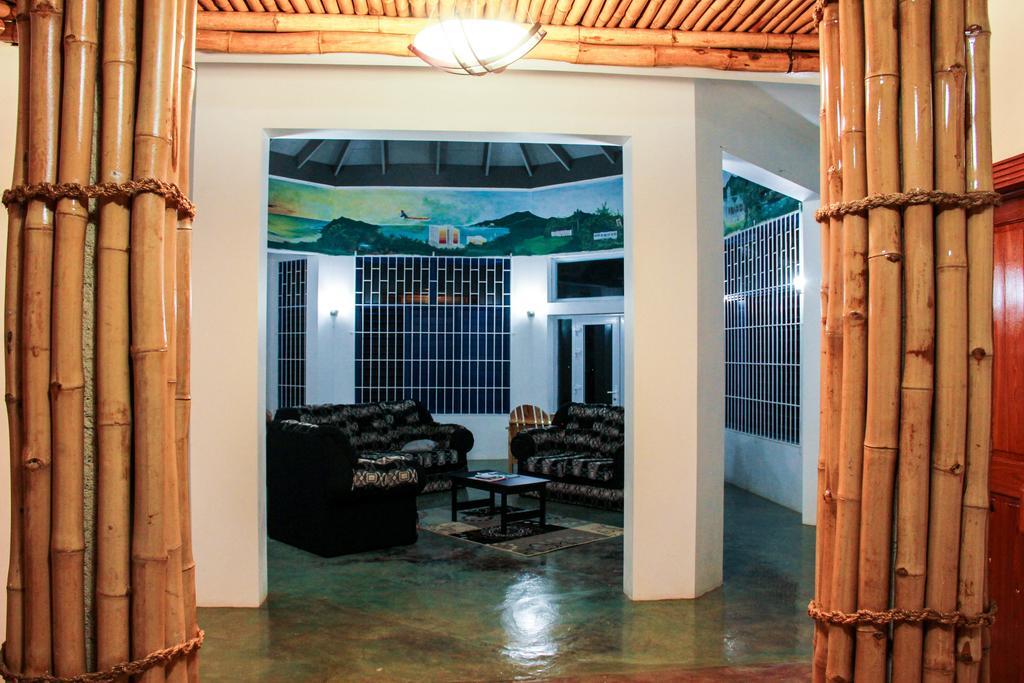 Sunshine Lodge: Your Home Away From Home モンテゴ・ベイ エクステリア 写真