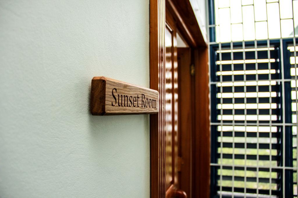 Sunshine Lodge: Your Home Away From Home モンテゴ・ベイ エクステリア 写真