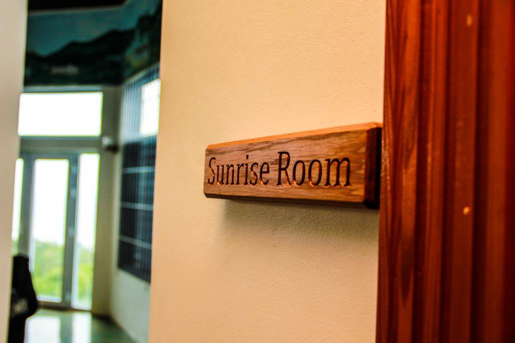 Sunshine Lodge: Your Home Away From Home モンテゴ・ベイ エクステリア 写真