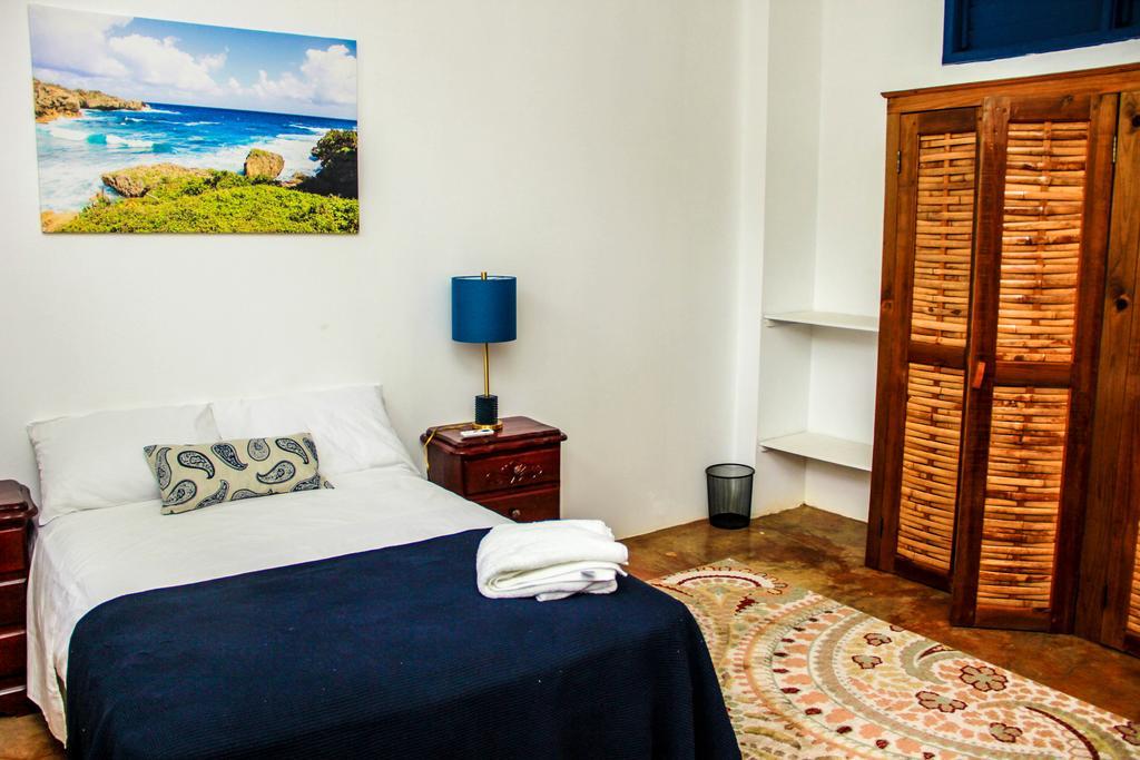 Sunshine Lodge: Your Home Away From Home モンテゴ・ベイ エクステリア 写真