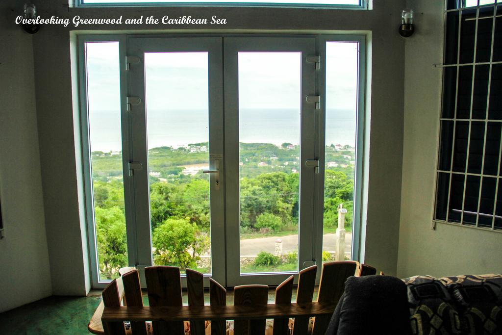 Sunshine Lodge: Your Home Away From Home モンテゴ・ベイ エクステリア 写真
