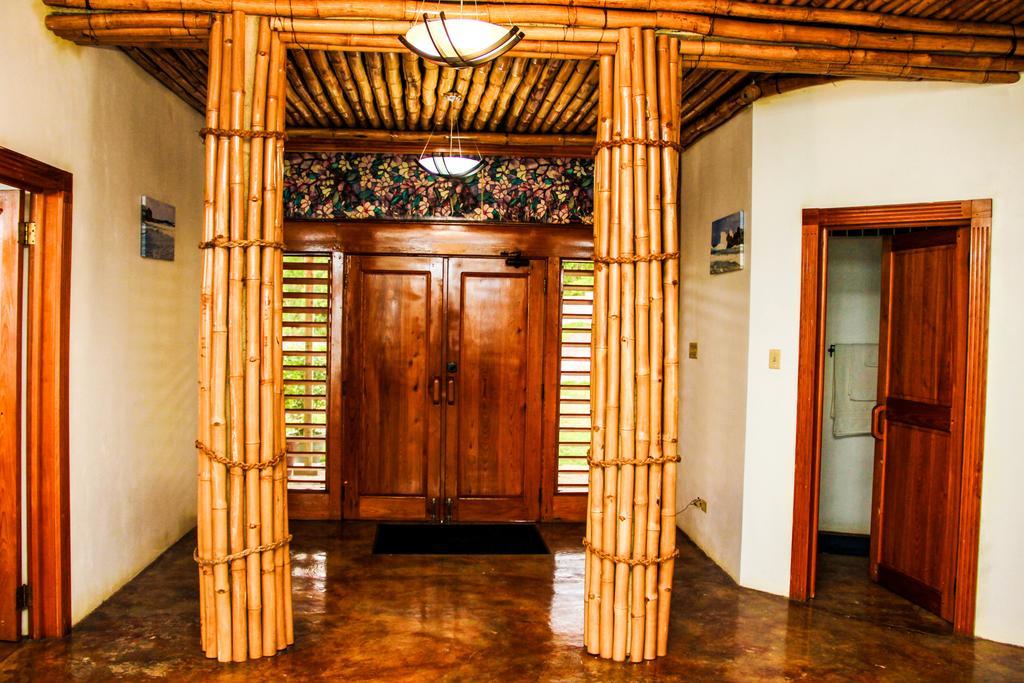 Sunshine Lodge: Your Home Away From Home モンテゴ・ベイ エクステリア 写真